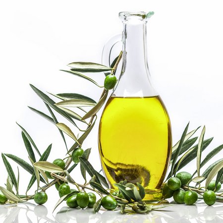 7 Beauty-Anwendungsmöglichkeiten für Olivenöl