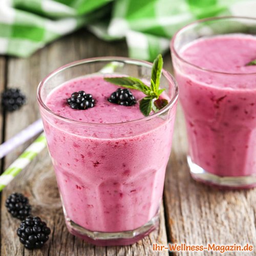 Brombeer-Joghurt-Smoothie - gesundes Rezept zum Abnehmen