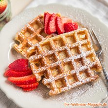 Protein-Cheesecake-Waffeln mit Erdbeeren