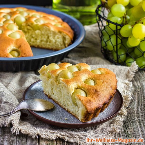 Versunkener Low-Carb-Traubenkuchen