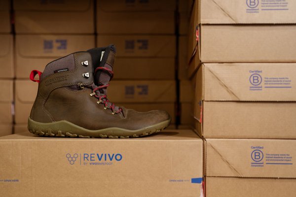 5,8 Millionen Tonnen Textilmüll – Was Vivobarefoot gegen den Verschwendungswahn tut