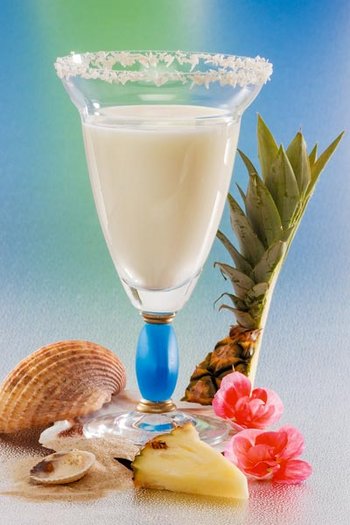 Buttermilch-Shake mit Ananas