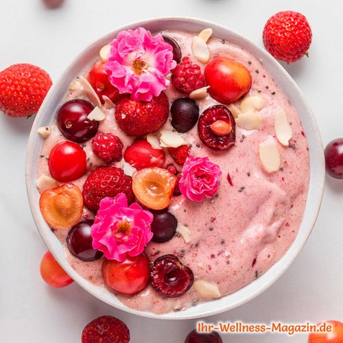 Frühstücksbowl mit Beeren