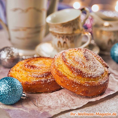 Weihnachtliche Low-Carb-Puddingschnecken