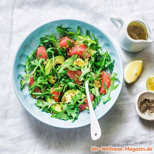 Rucolasalat mit Grapefruit und Avocado - gesundes Low-Carb-Rezept