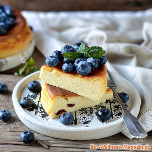 Low-Carb-Quarkkuchen mit Heidelbeeren