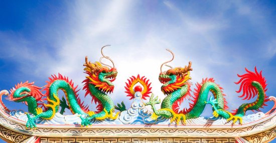 Chinesische Drachen sind ein Symbol für langes Leben, Glück und Zufriedenheit