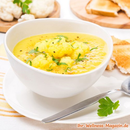 Low Carb Blumenkohl-Curry-Suppe