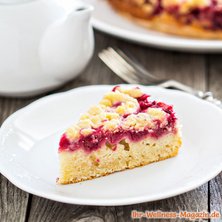 Saftiger Low Carb Himbeer-Streuselkuchen