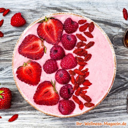 Low Carb Superfood-Smoothie-Bowl mit Goji-Beeren