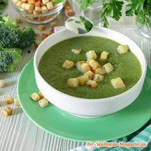 Vegane Low-Carb-Brokkolisuppe