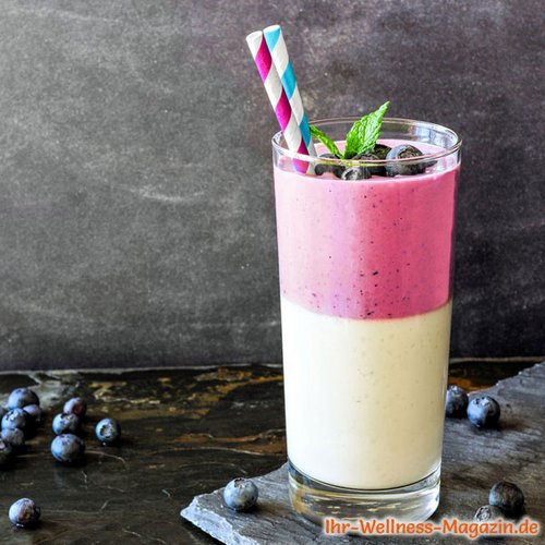 Cremiger Kokos-Blaubeer-Smoothie