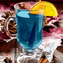 Glühwein mit Blue Curacao