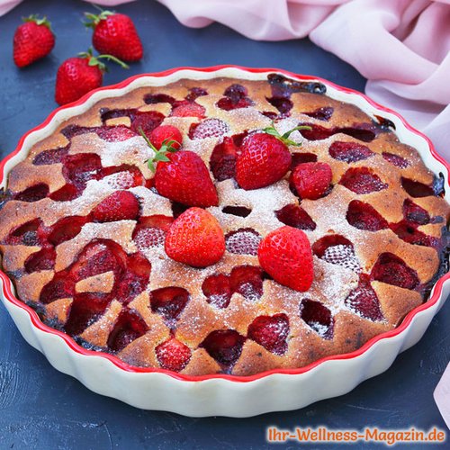 Low-Carb-Rührkuchen mit Erdbeeren