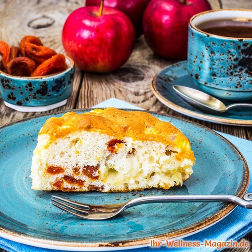 Schneller Low Carb Apfel-Aprikosen-Kuchen