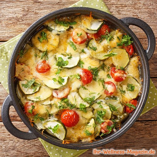 Low-Carb-Zucchiniauflauf mit Tomaten