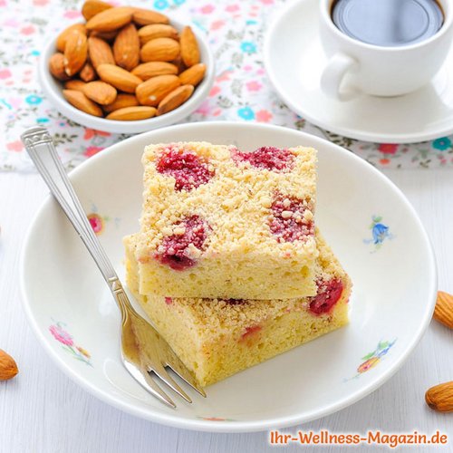 Einfacher Low Carb Mandelkuchen mit Kirschen