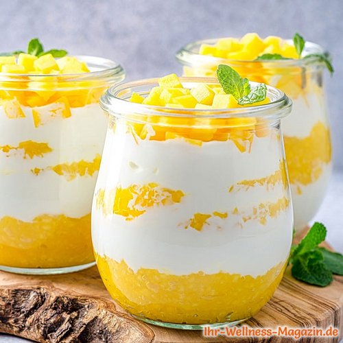 Schichtdessert mit Mango und Quark