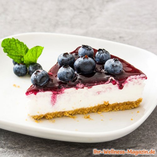 Cremige Low Carb Blaubeer-Joghurttorte