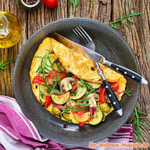 Low-Carb-Omelett mit Gemüse-Füllung