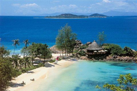 Seychellen-Insel Praslin: Eine Villa am Strand auf der Trauminsel Praslin
