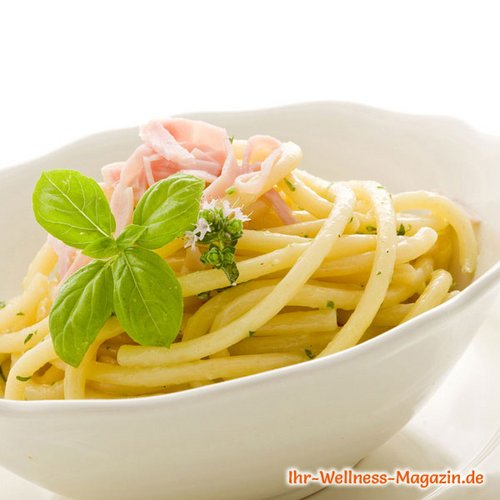 Low-Carb-Pasta mit Schinken