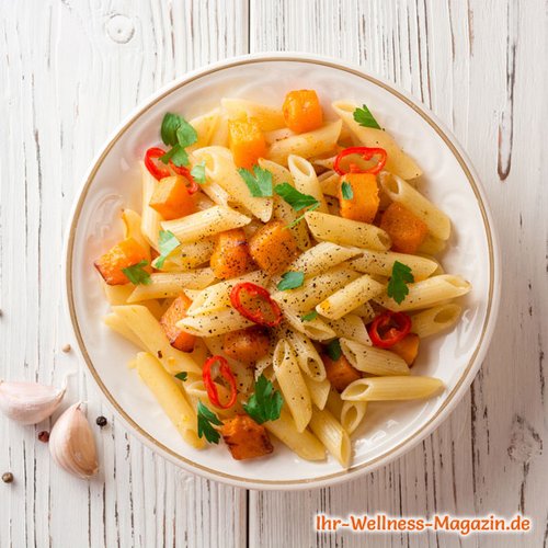 Low-Carb-Pasta mit Kürbis und Chili