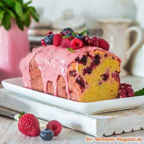 Low-Carb-Vanillekuchen mit Beeren