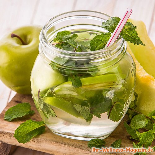 Apfel-Minze-Melonen-Wasser - Rezept für Infused Water - Detox-Wasser