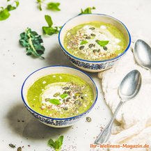 Low Carb Brokkolisuppe mit Kokosmilch