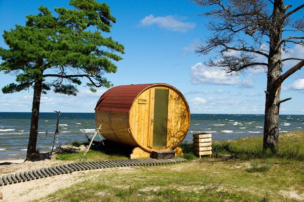 Wellness im Garten mit der eigenen Fasssauna