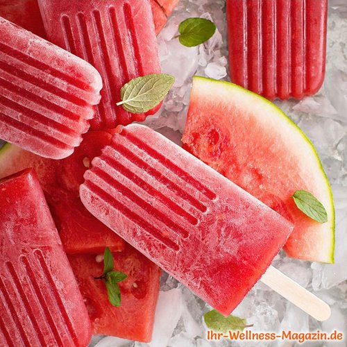 Low Carb Wassermelonen-Eis am Stiel selber machen