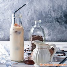 Vanille-Eiskaffee mit Kaffee-Eiswürfel selber machen