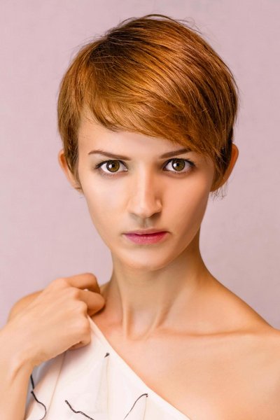 Schicke Kurzhaarfrisuren für Damen: Kurzhaarfrisur im Sleek-Look - Pixie Cut