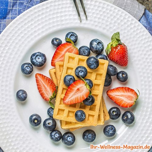 Low Carb Joghurt-Waffeln mit Beeren