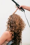 Frisuren selber machen Anleitung für einen aufregenden Glamour Look - Step 5