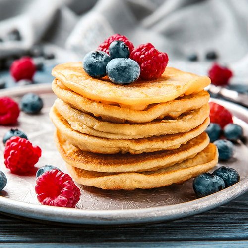 Low Carb Joghurt-Pancakes mit Beeren