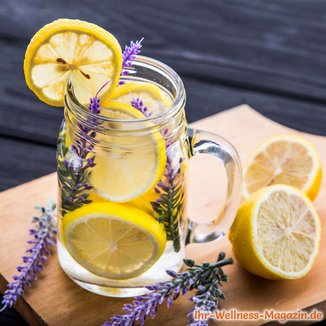Zitronen-Lavendel-Wasser