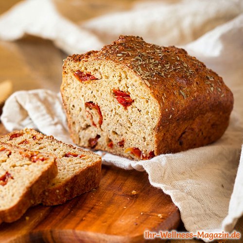 Eiweißbrot mit getrockneten Tomaten