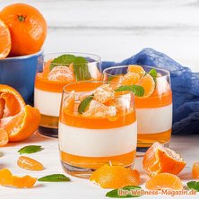 Mandarinen-Eiweiß-Schichtdessert im Glas