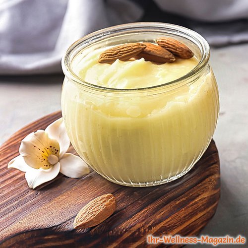 Einfaches Vanille-Quark-Pudding-Dessert im Glas - Low-Carb-Eiweiß-Rezept