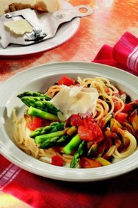 Italienische Rezepte: Nudeln mit grünem Spargel - Penne con asparagi verdi