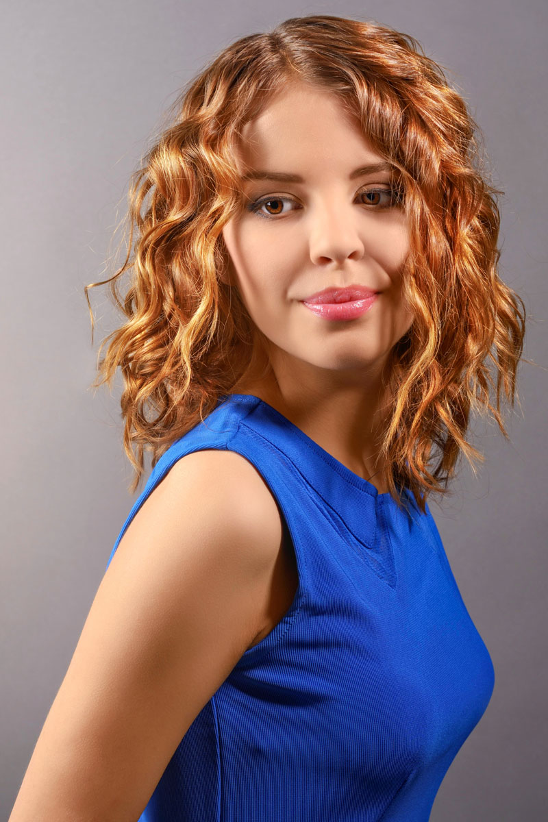 Hellbrauner Long Bob mit Locken - Bob Frisuren mit Locken