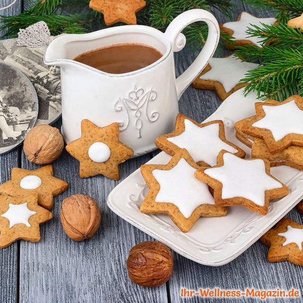 Schnelle Low-Carb-Mandelsterne - Rezept für Weihnachtsgebäck ohne Zucker Schnelle Low-Carb-Mandelsterne - Rezept für Weihnachtsgebäck ohne Zucker